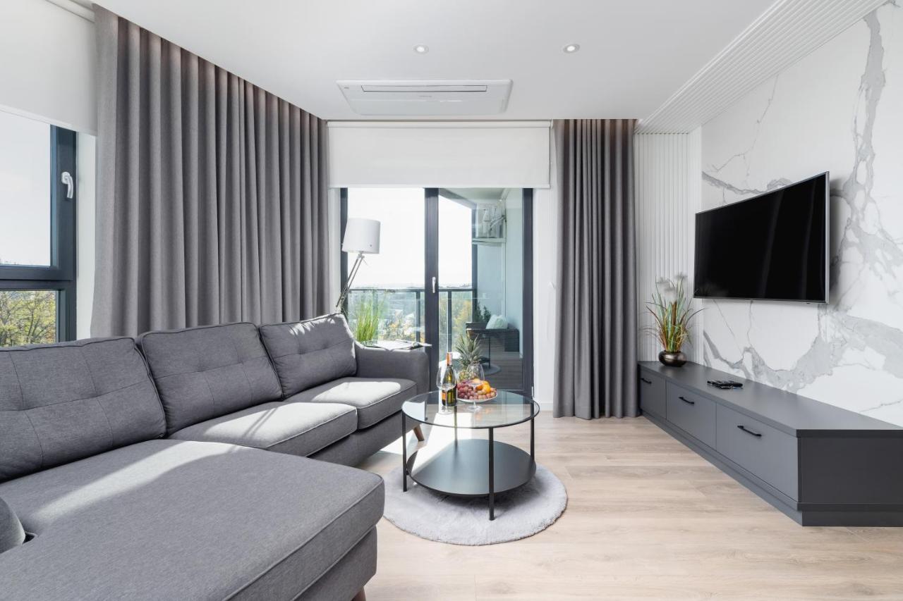 Mogilska Apartments By Renters Prestige Krakow Ngoại thất bức ảnh